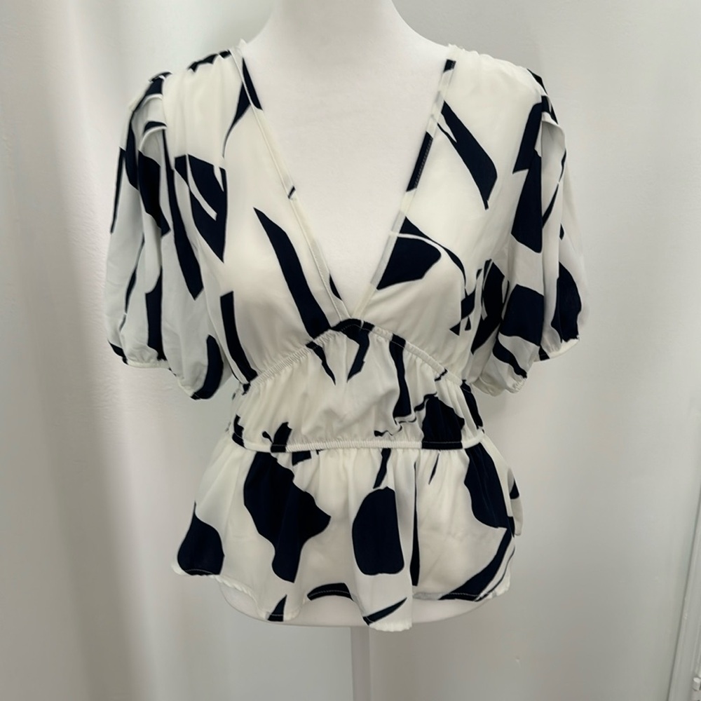Low-cut Siena Sky Med blouse